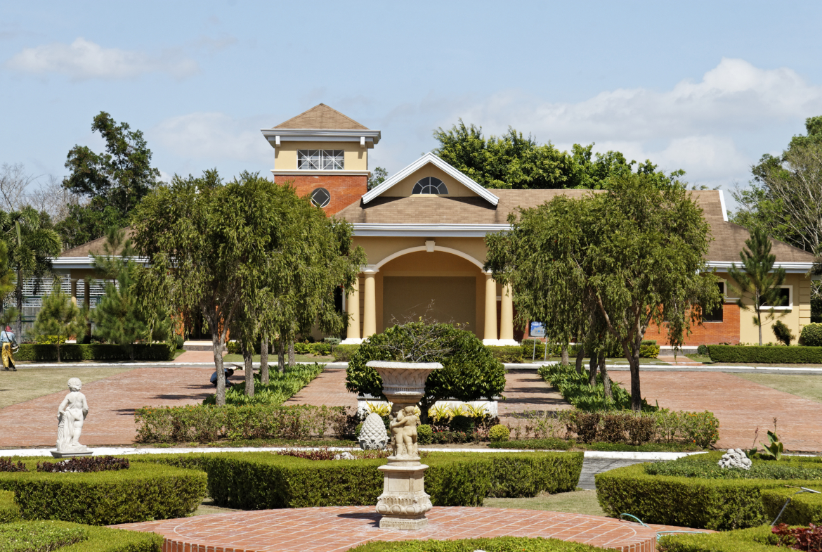 Facade if Promenade world-class clubhouse