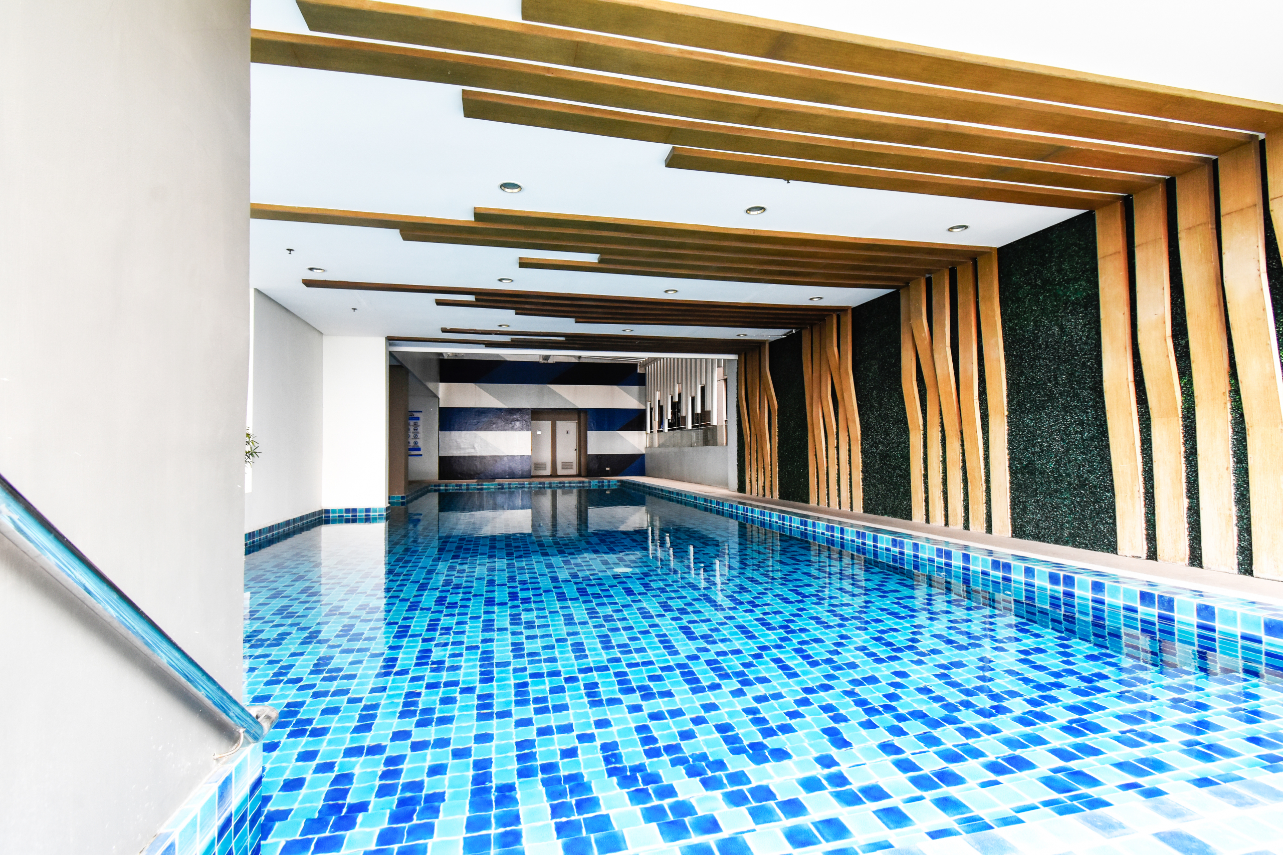 swimming pool condo in katipunan