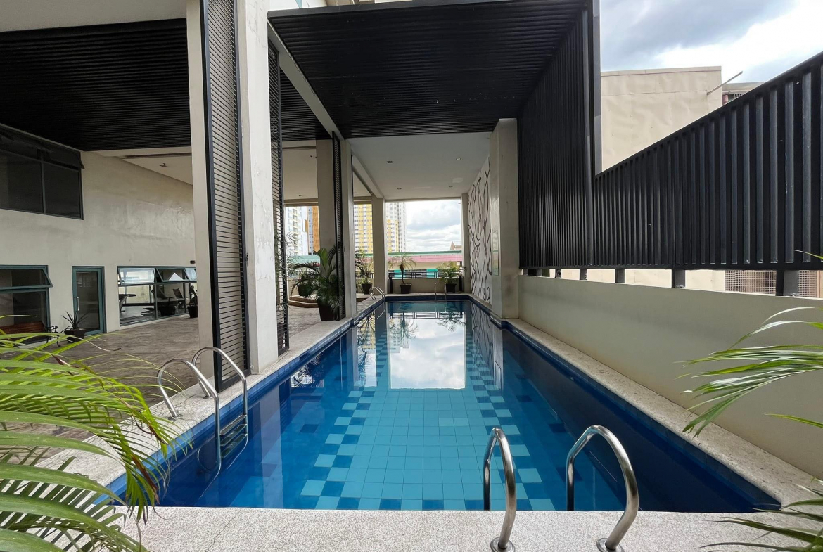 swimming pool condo in manila