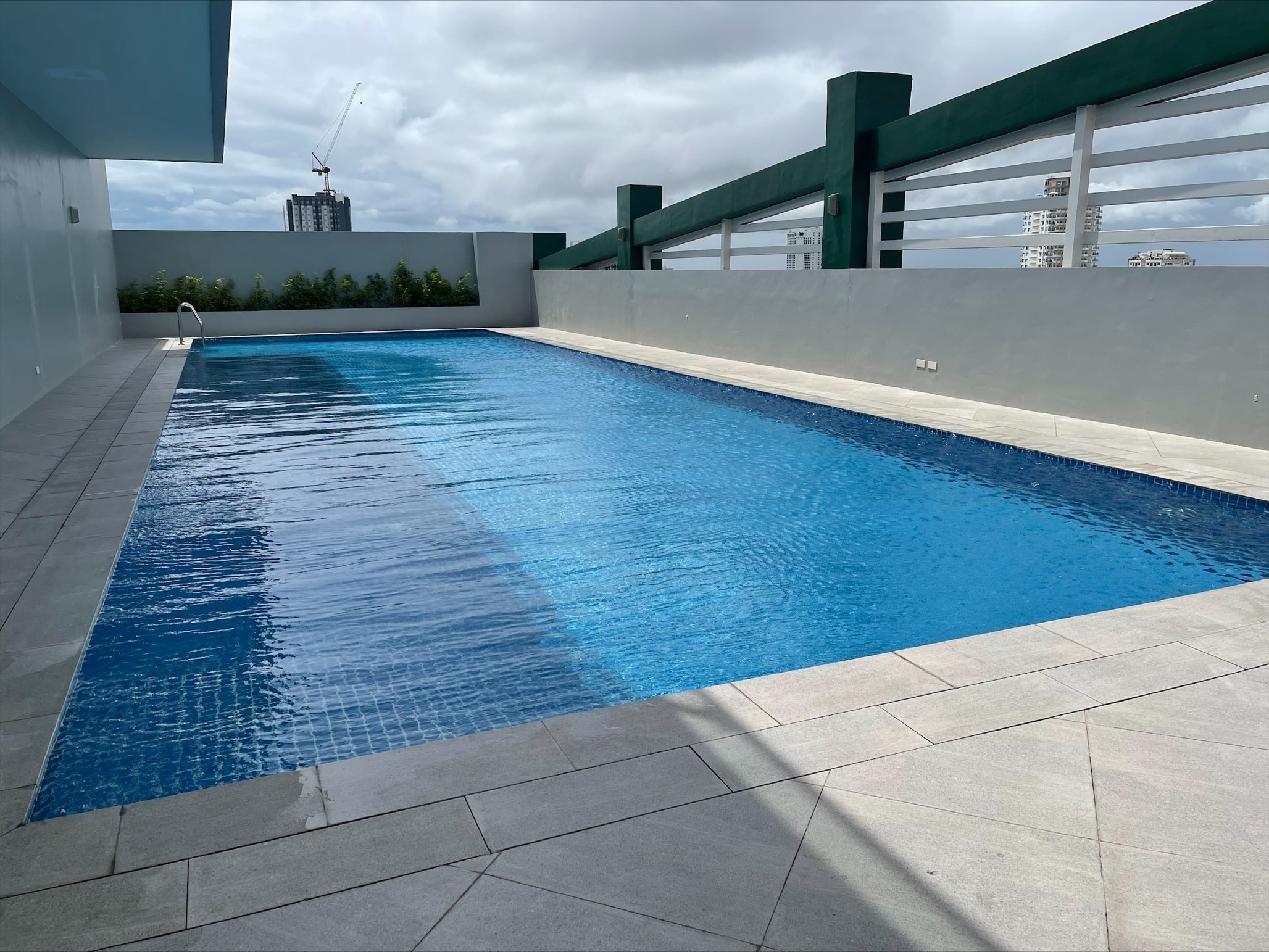 swimming pool condo in taft