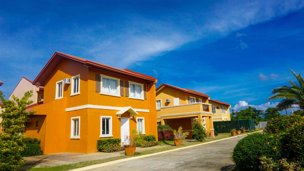 Why Buying a House on a Corner Lot is a Good Choice