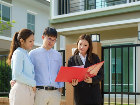 The-Ultimate-Guide-to-Picking-Between-House_-Townhouse_-and-Condo