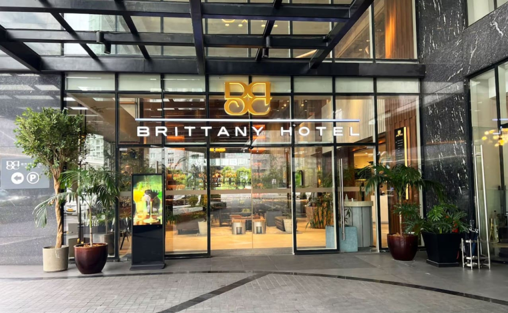 Brittany Hotel Lobby