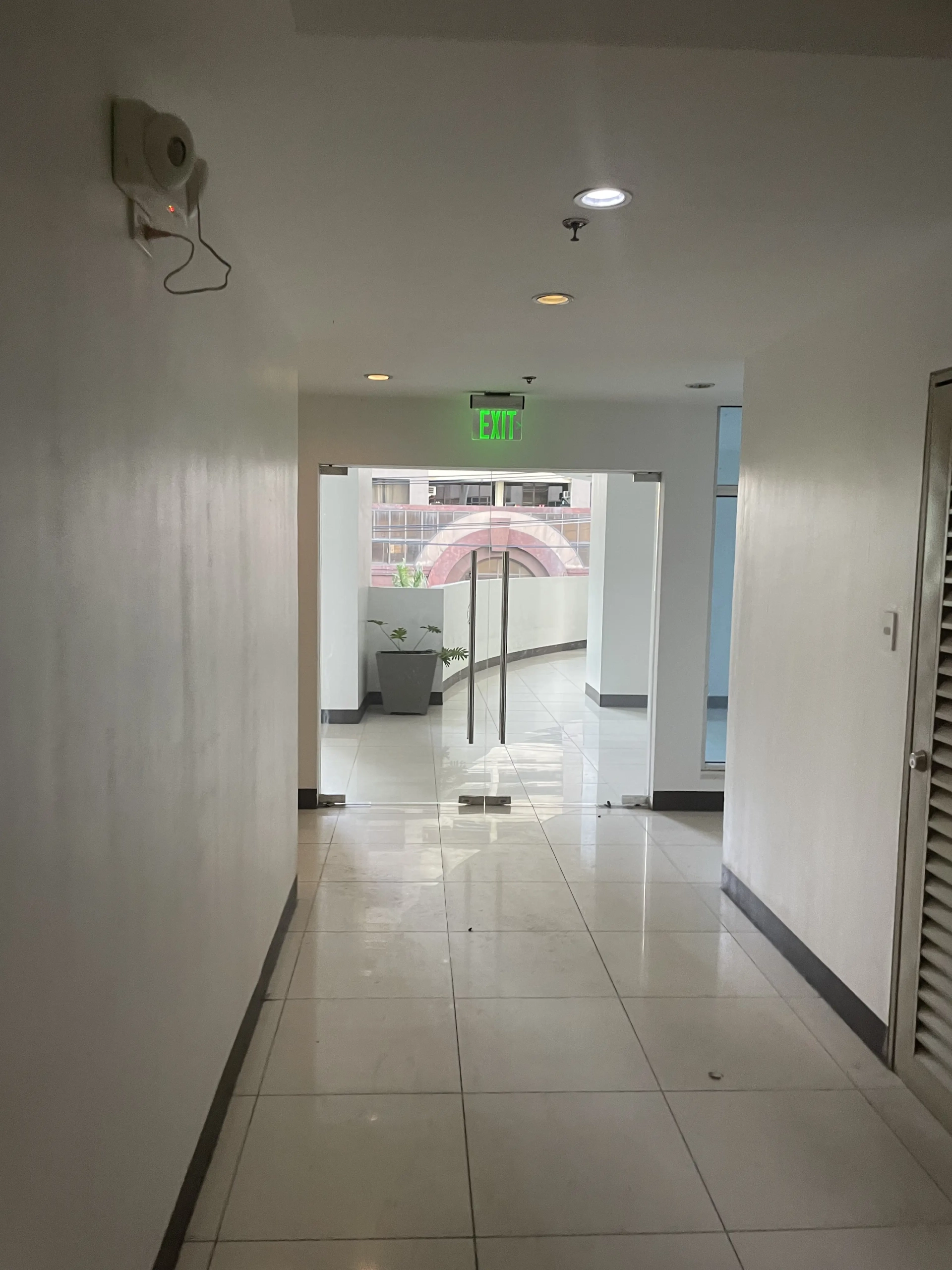 commercial-space-for-lease-in-ortigas-the-currency-2