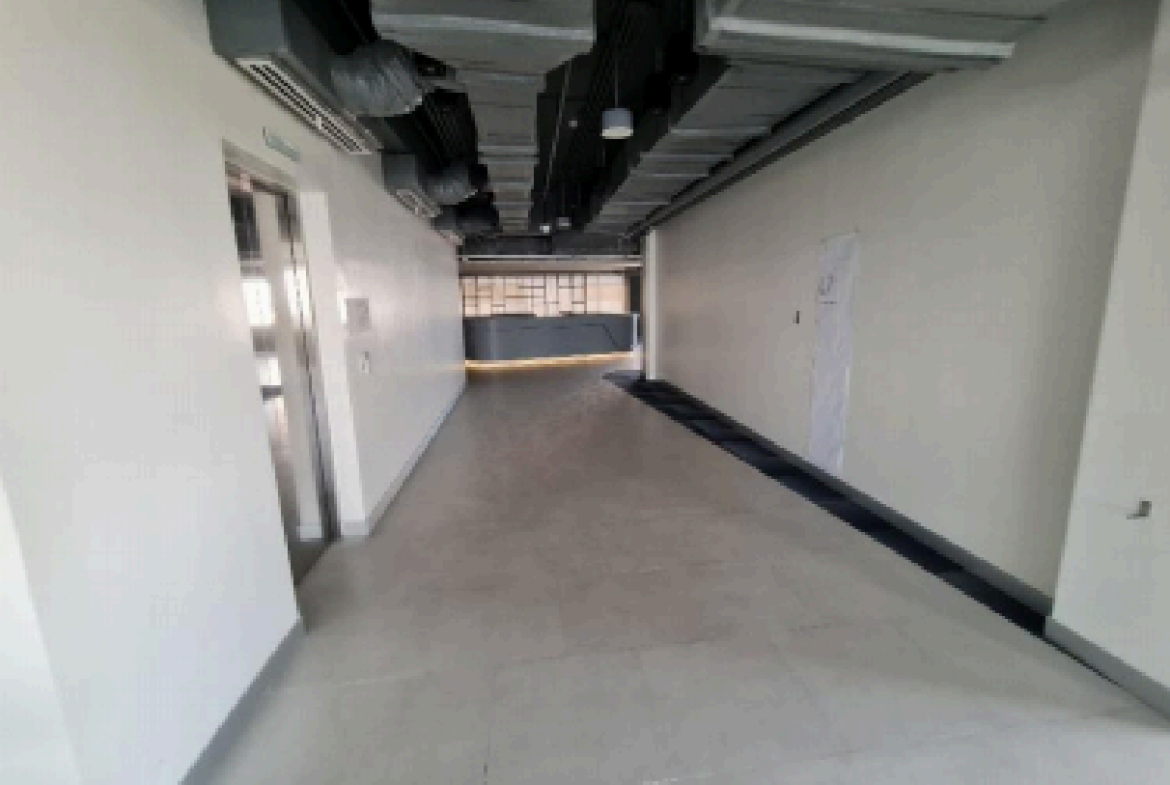 office-space-for-rent-in-bgc-elevator